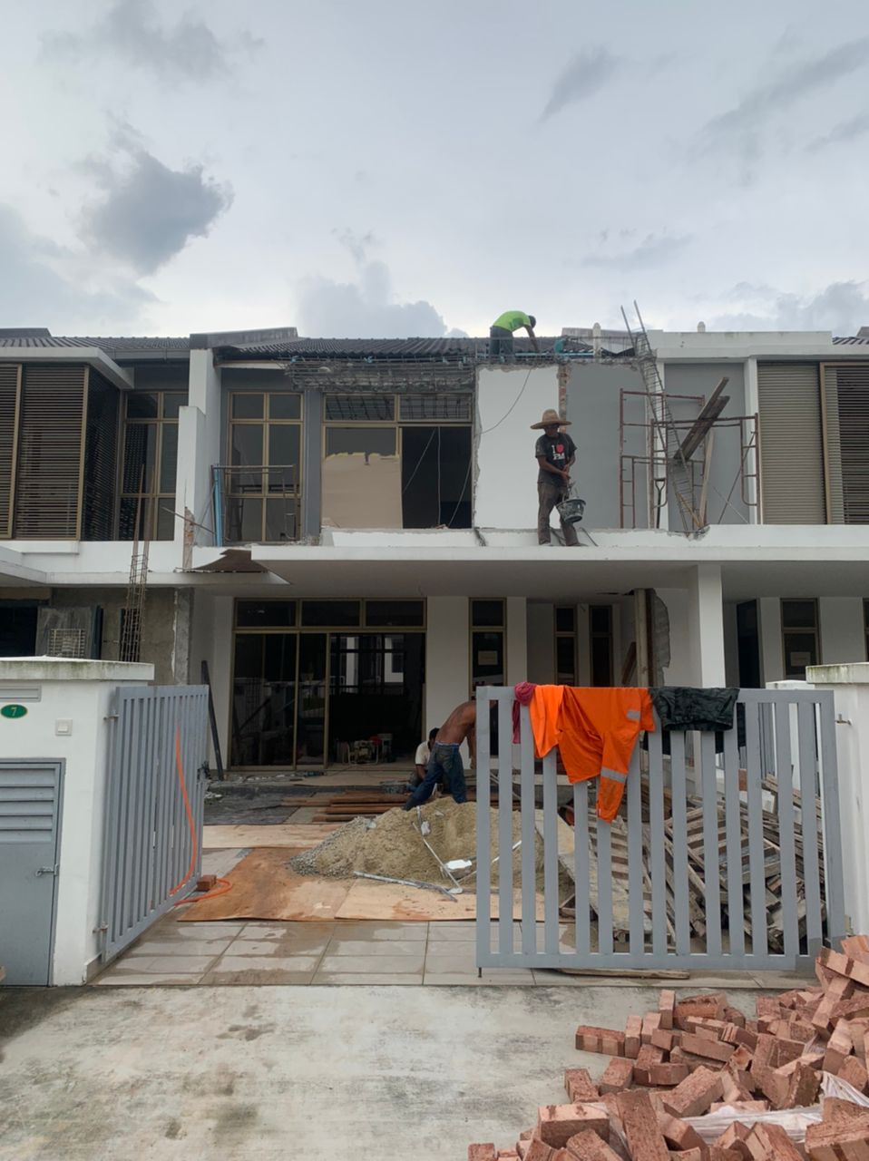 Master Bedroom Extension & Rooftop Modification